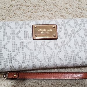 Micheal Kors Deluxe Wallet with Strap